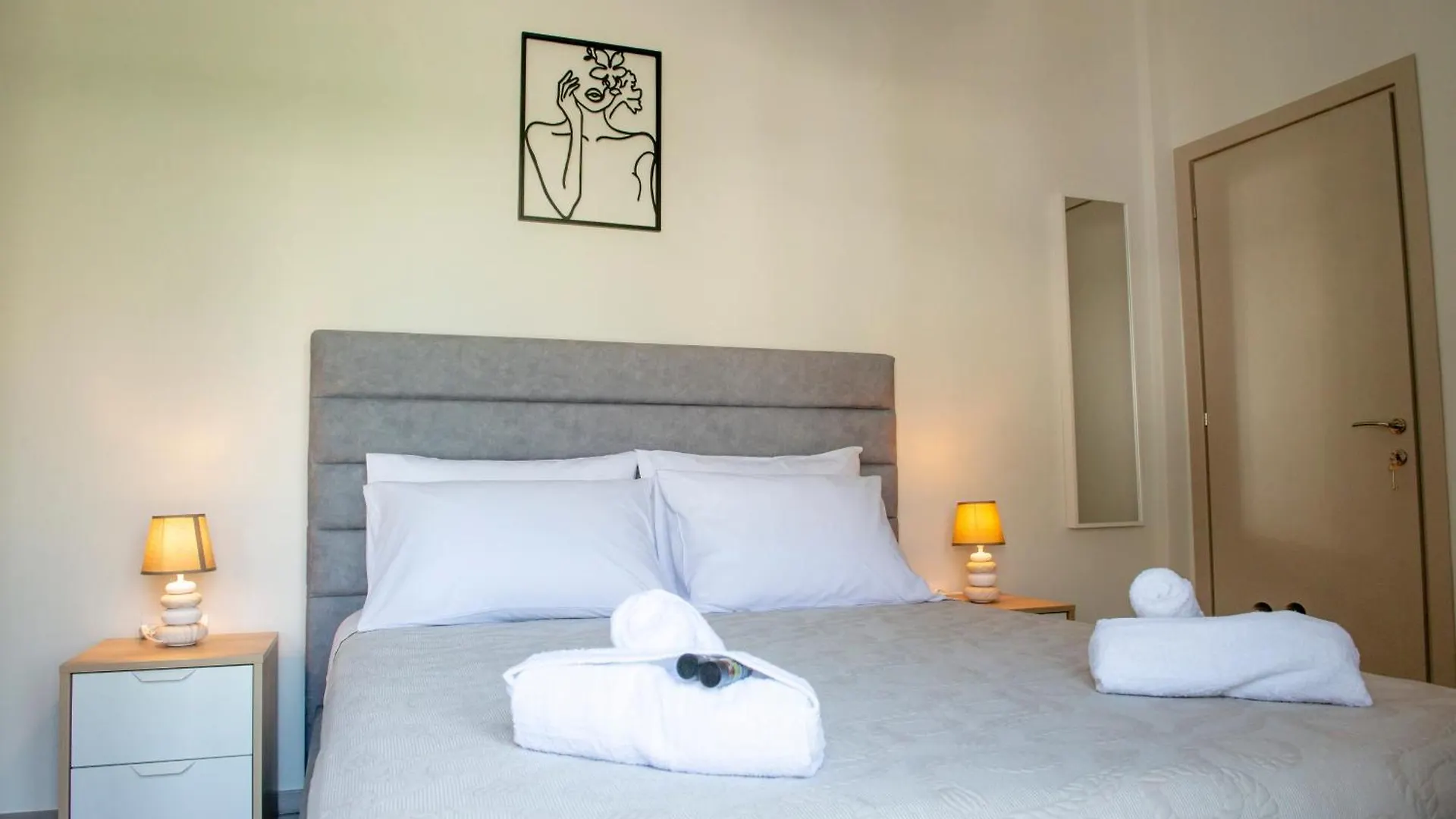 Central Suites Thessaloniki Apartment